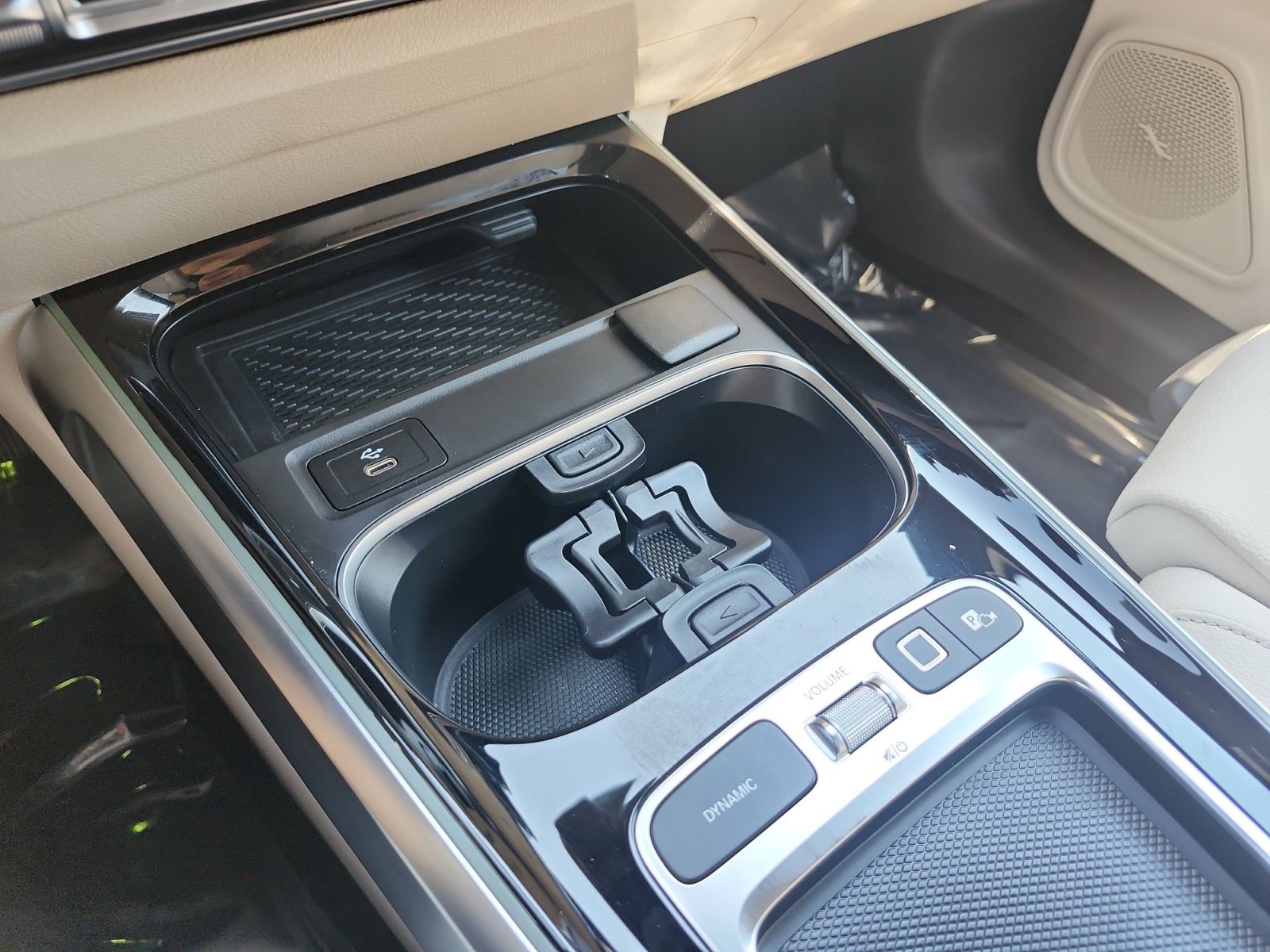 Used 2025 Mercedes-Benz GLB 250 4MATIC image 22