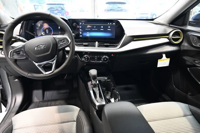 New 2026 Chevrolet Trax LT FWD image 12