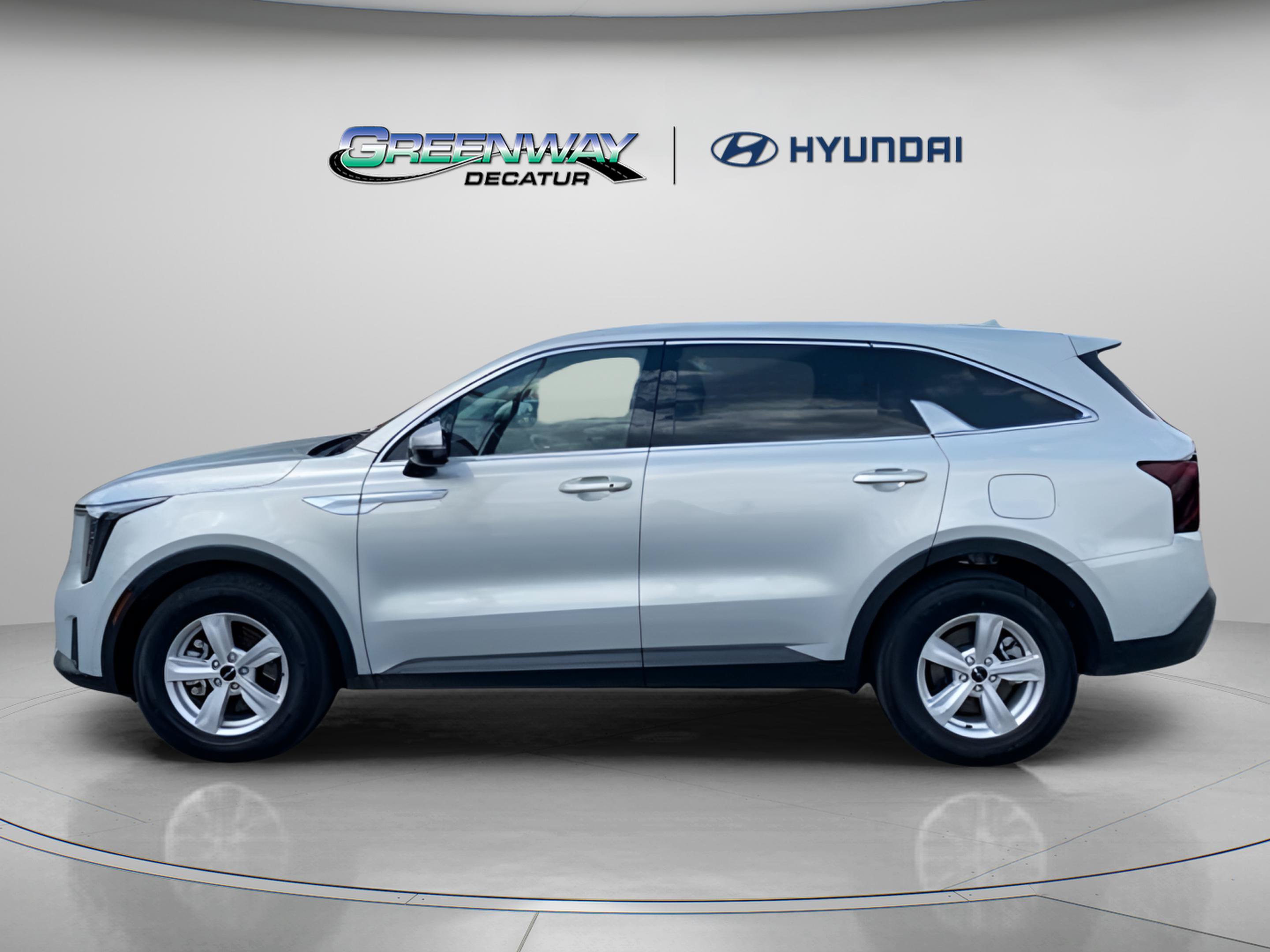 Used 2026 Kia Sorento LX FWD image 4