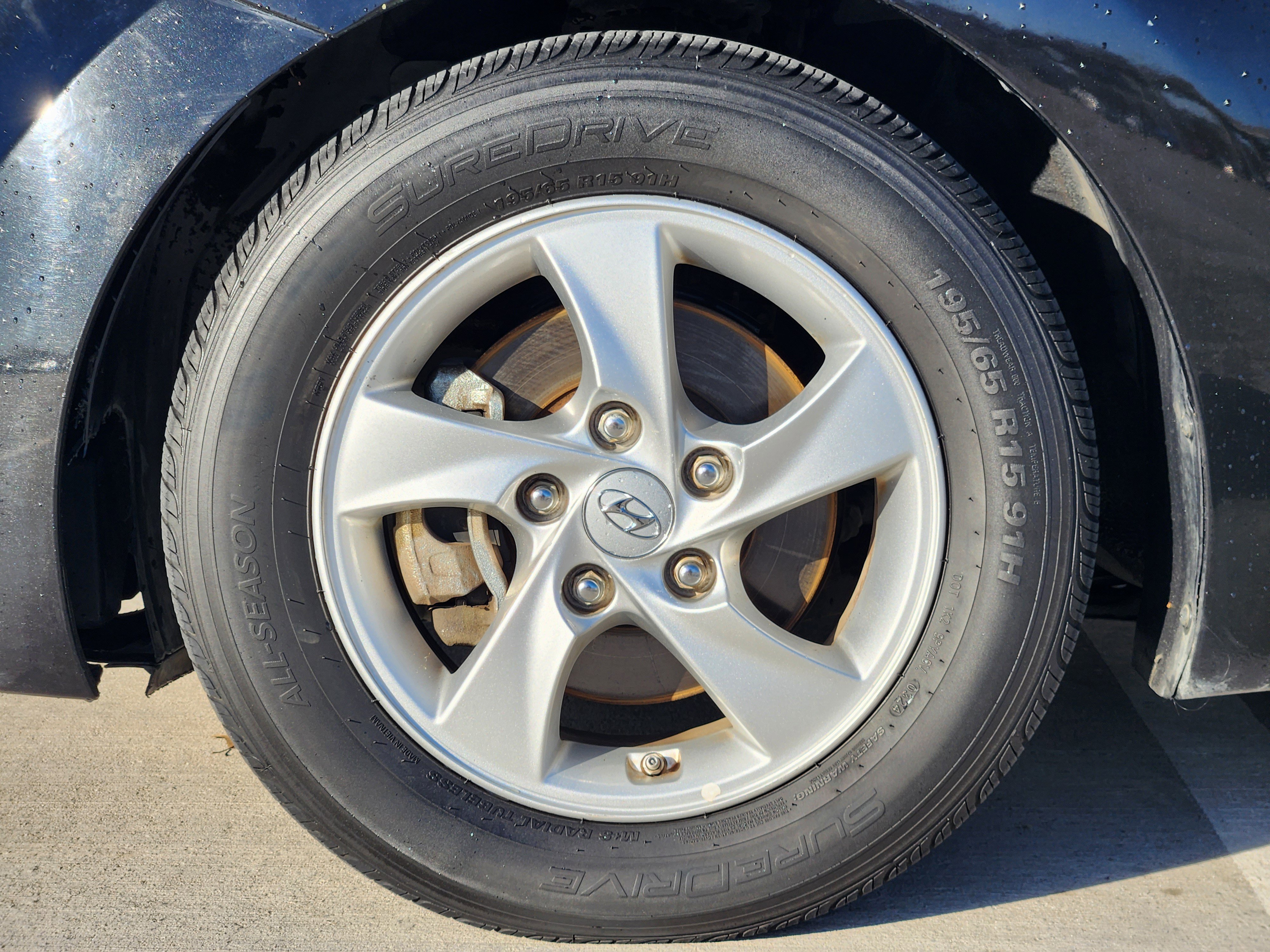 Used 2015 Hyundai Elantra SE image 11