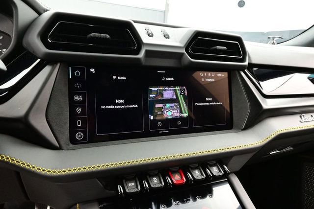 Used 2025 Lamborghini Urus SE AWD/4WD image 10