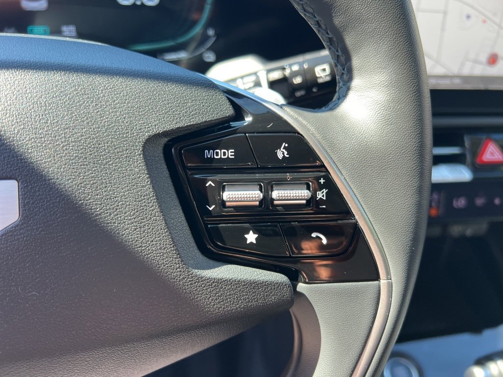 Certified 2023 Kia Niro SX Touring image 15