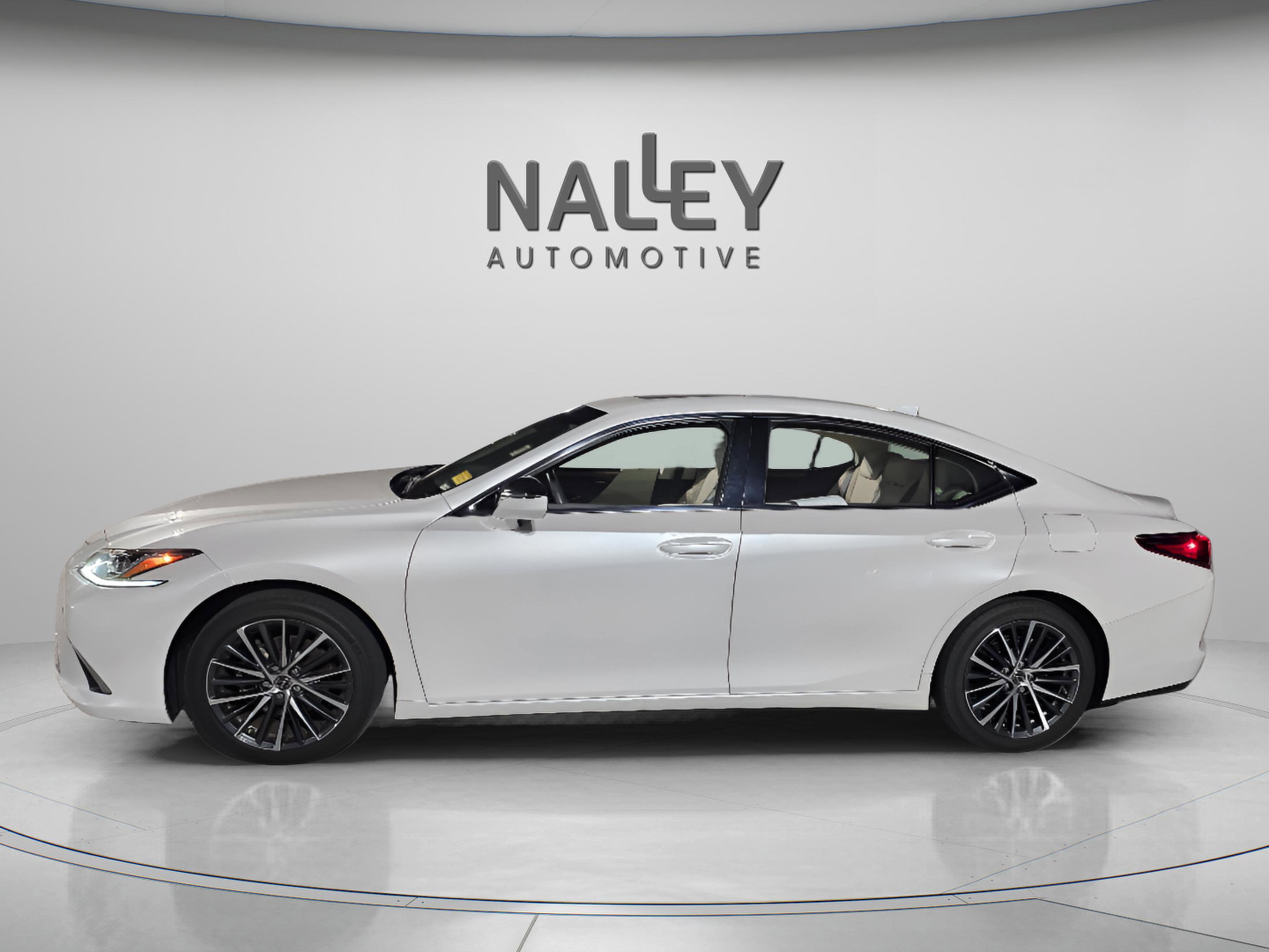 Used 2023 Lexus ES 350 w/ Premium Package image 2