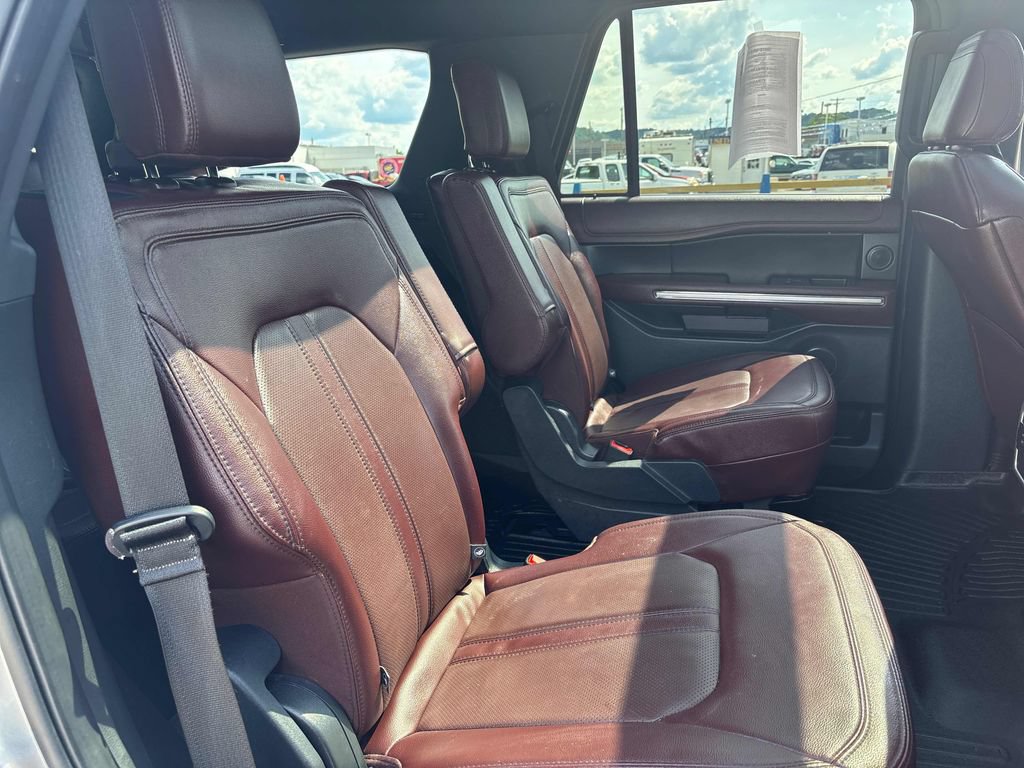 Used 2023 Ford Expedition Limited AWD/4WD image 31