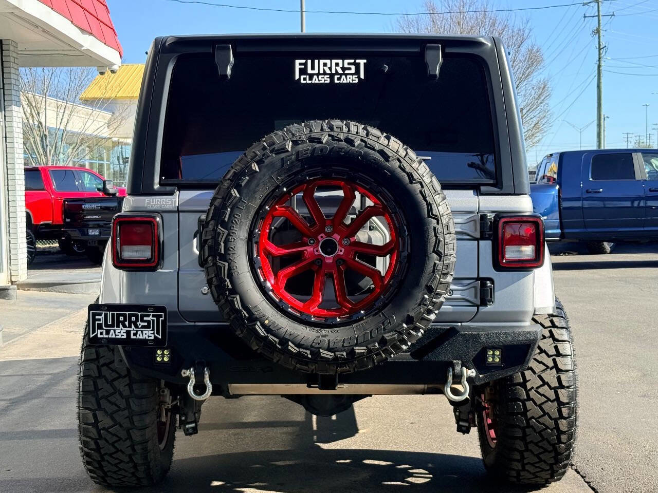 Used 2019 Jeep Wrangler Unlimited Sahara image 4