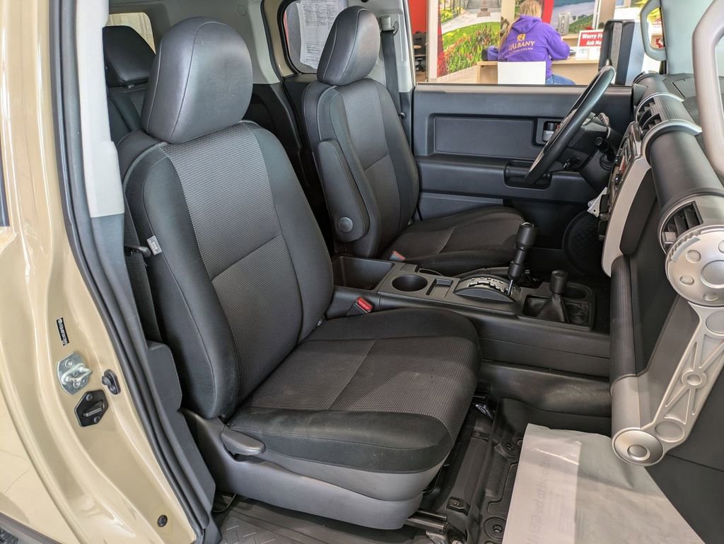 Used 2012 Toyota FJ Cruiser 4WD w/ Convenience Pkg image 16