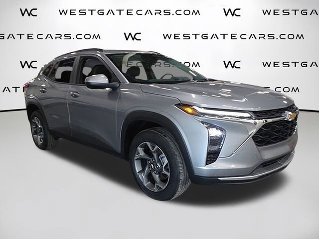 Used 2024 Chevrolet Trax LT image 2