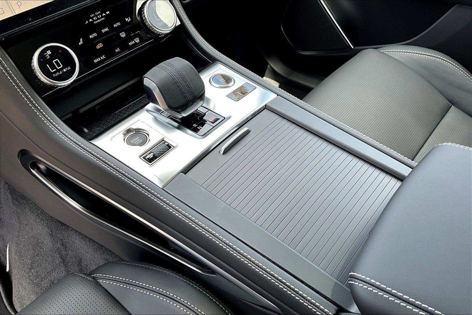 New 2026 Jaguar F-PACE R-Dynamic S image 7