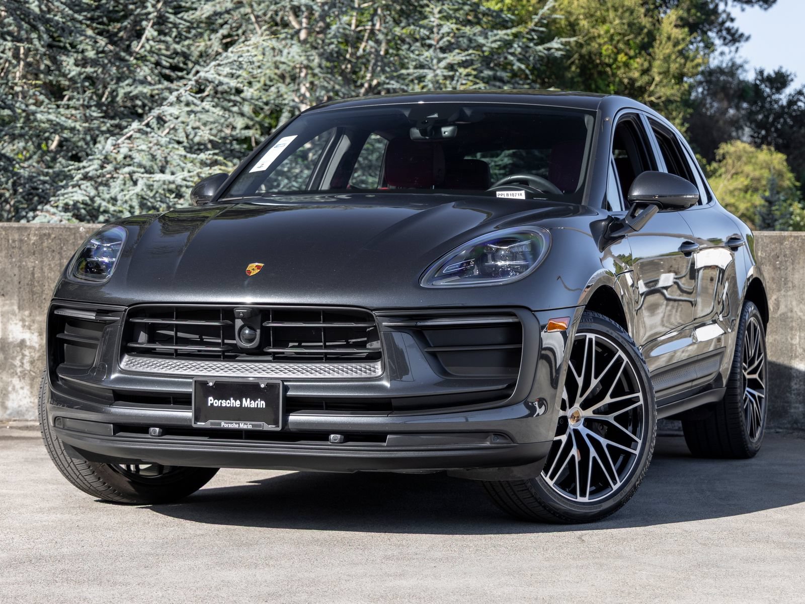 Certified 2023 Porsche Macan AWD/4WD image 1