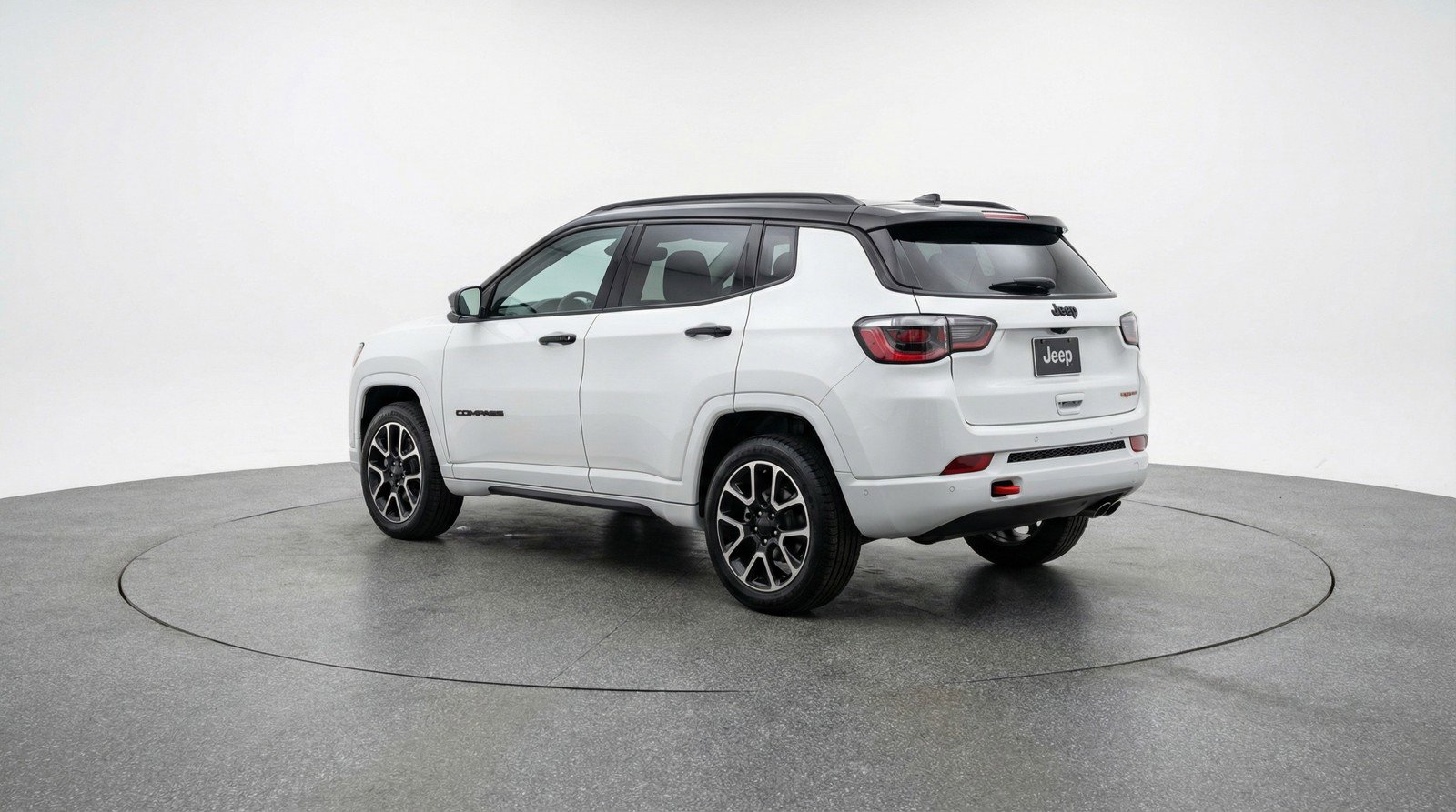 Used 2025 Jeep Compass Trailhawk image 6