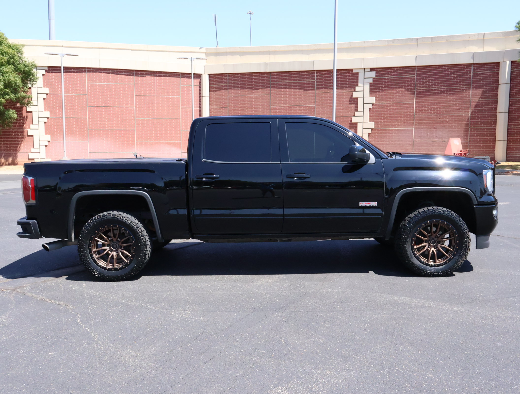 Used 2018 GMC Sierra 1500 SLT AWD/4WD image 32
