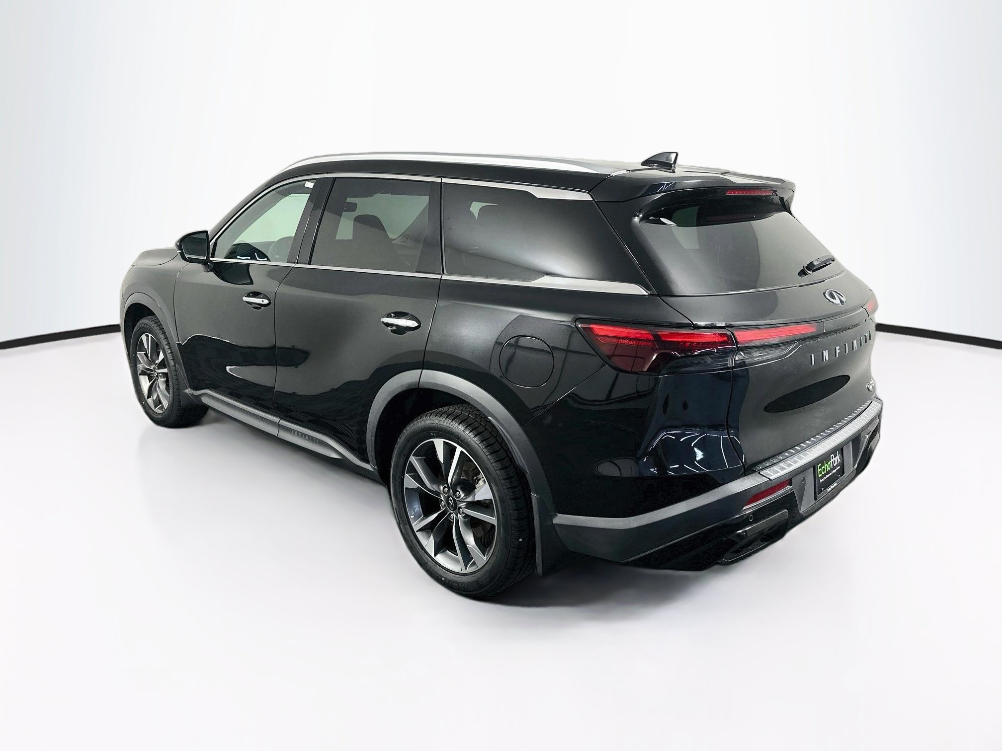 Used 2023 INFINITI QX60 Luxe w/ Performance Audio Package FWD image 5