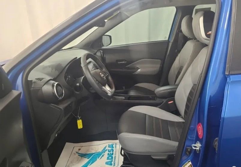 Used 2024 Nissan Kicks SR w/ SR Premium Package FWD image 8