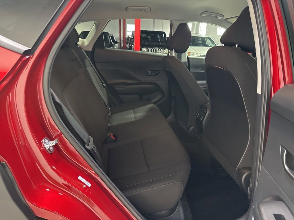 Used 2025 Hyundai Kona SEL image 33