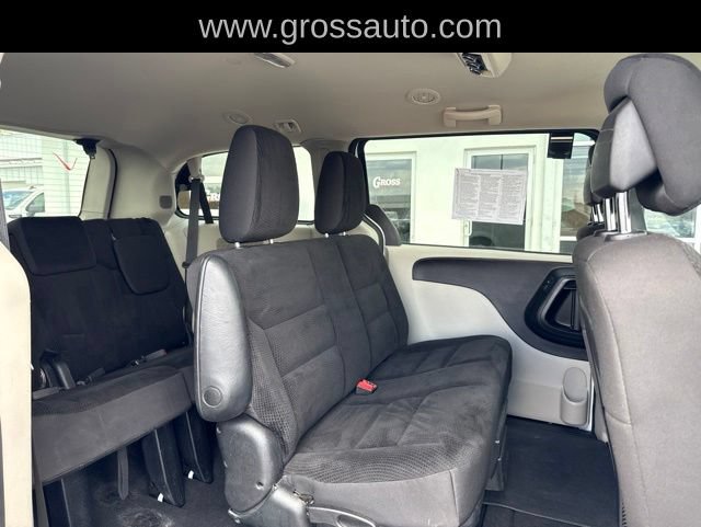 Used 2020 Dodge Grand Caravan SE FWD image 25