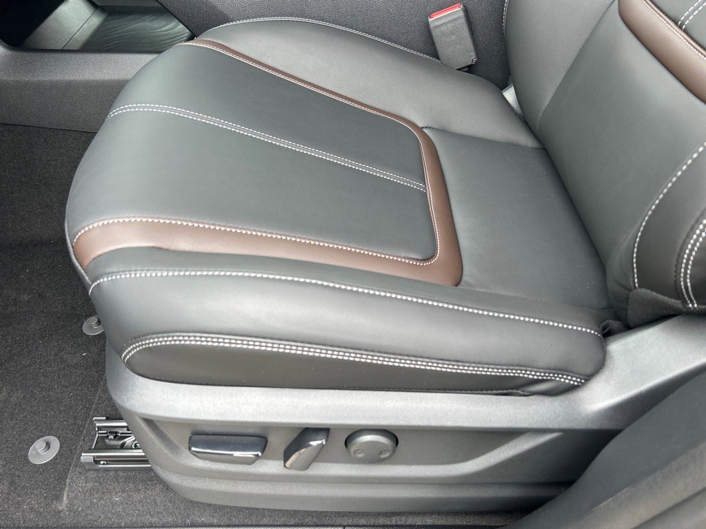New 2025 Nissan Armada SL w/ Captain's Chari Seat Package image 8