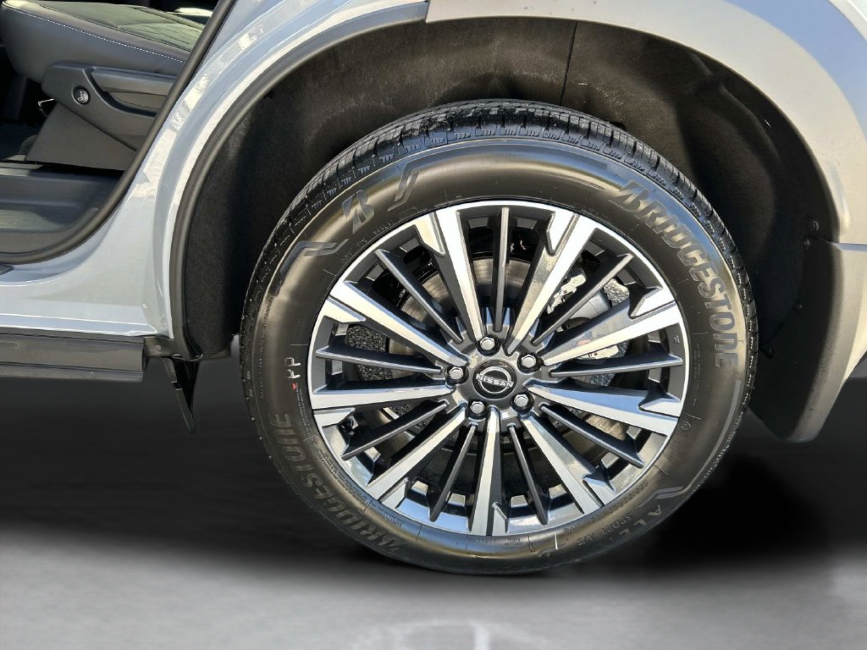 New 2026 Nissan Pathfinder Platinum FWD image 14
