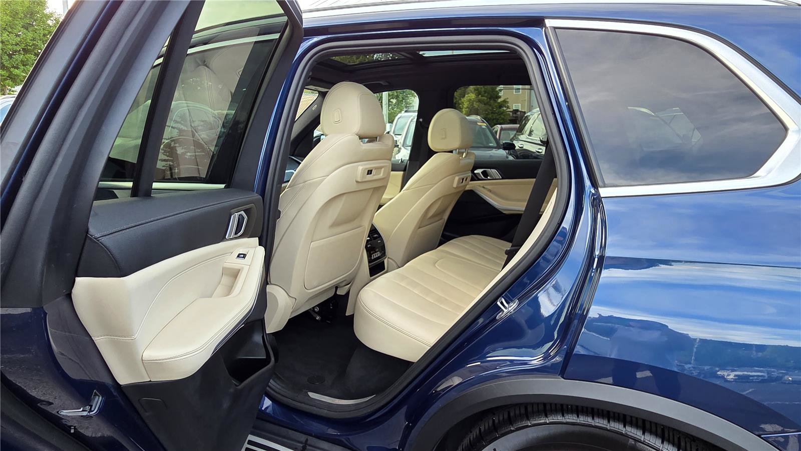 Used 2022 BMW X5 xDrive45e w/ Climate Comfort Package AWD/4WD image 30