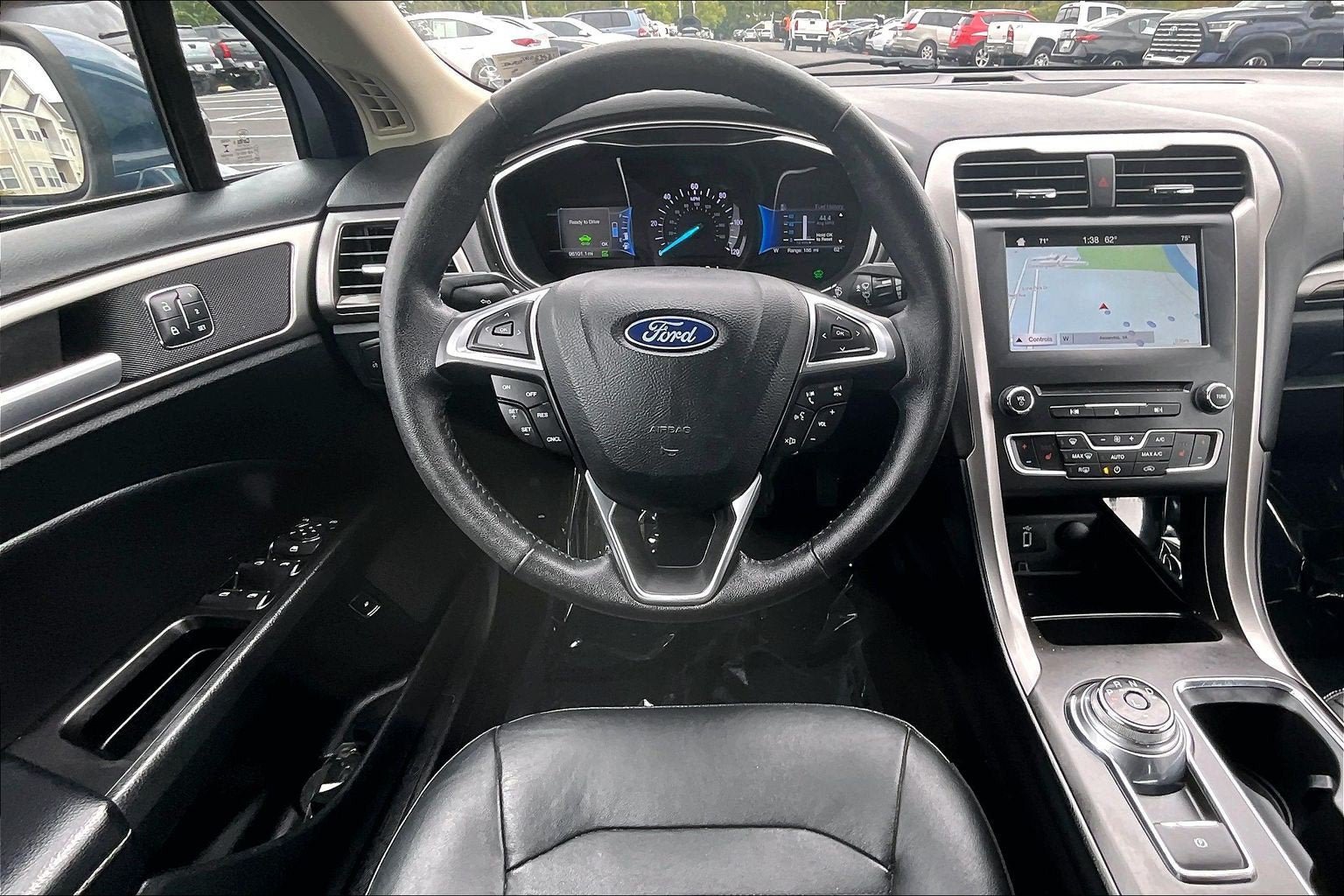 Used 2018 Ford Fusion SE w/ Equipment Group 602A FWD image 5