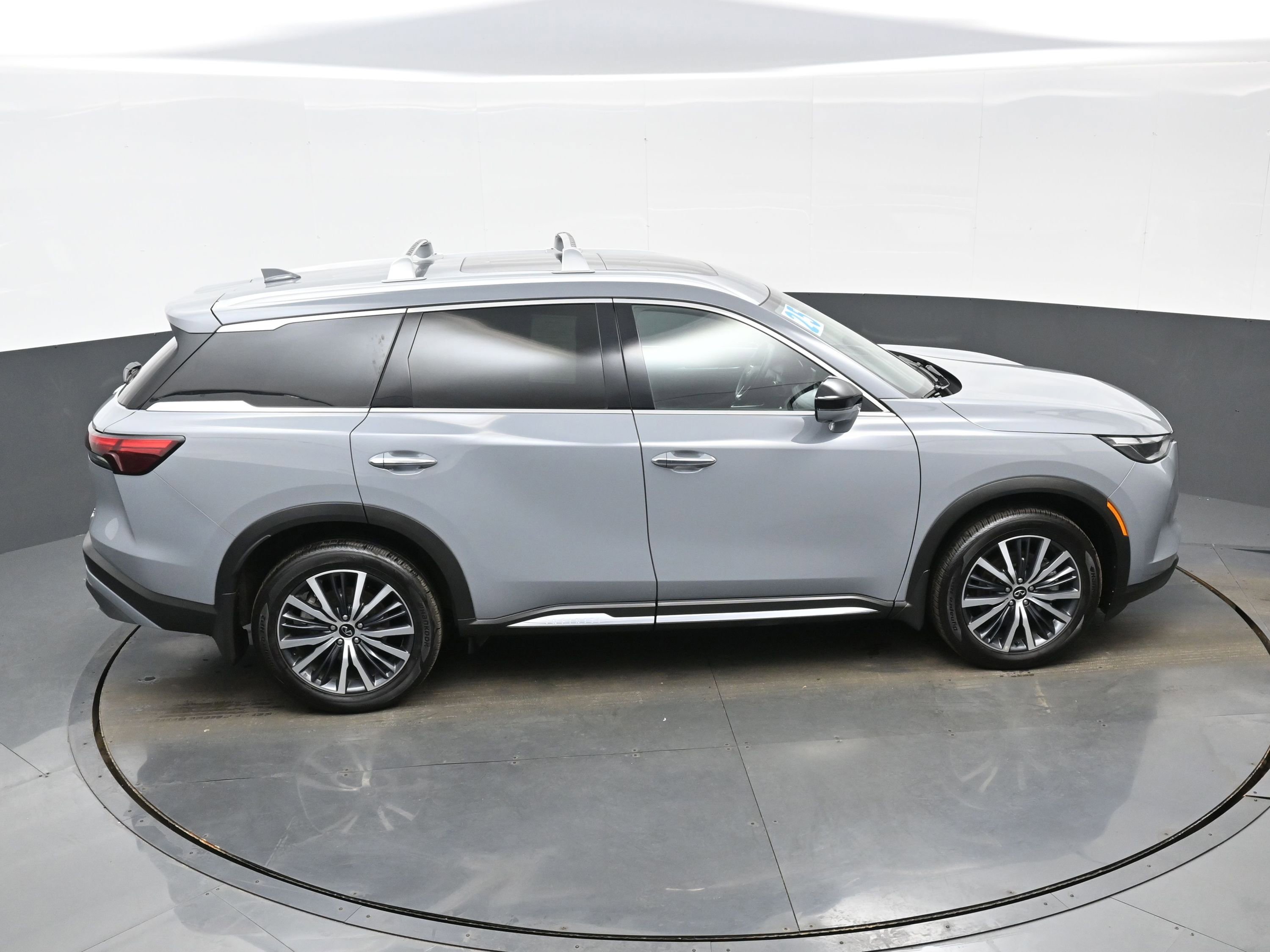 Used 2025 INFINITI QX60 Sensory w/ Vision Package image 41