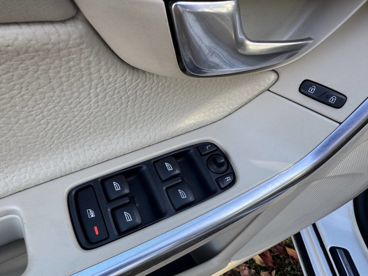 Used 2014 Volvo S60 T5 image 12