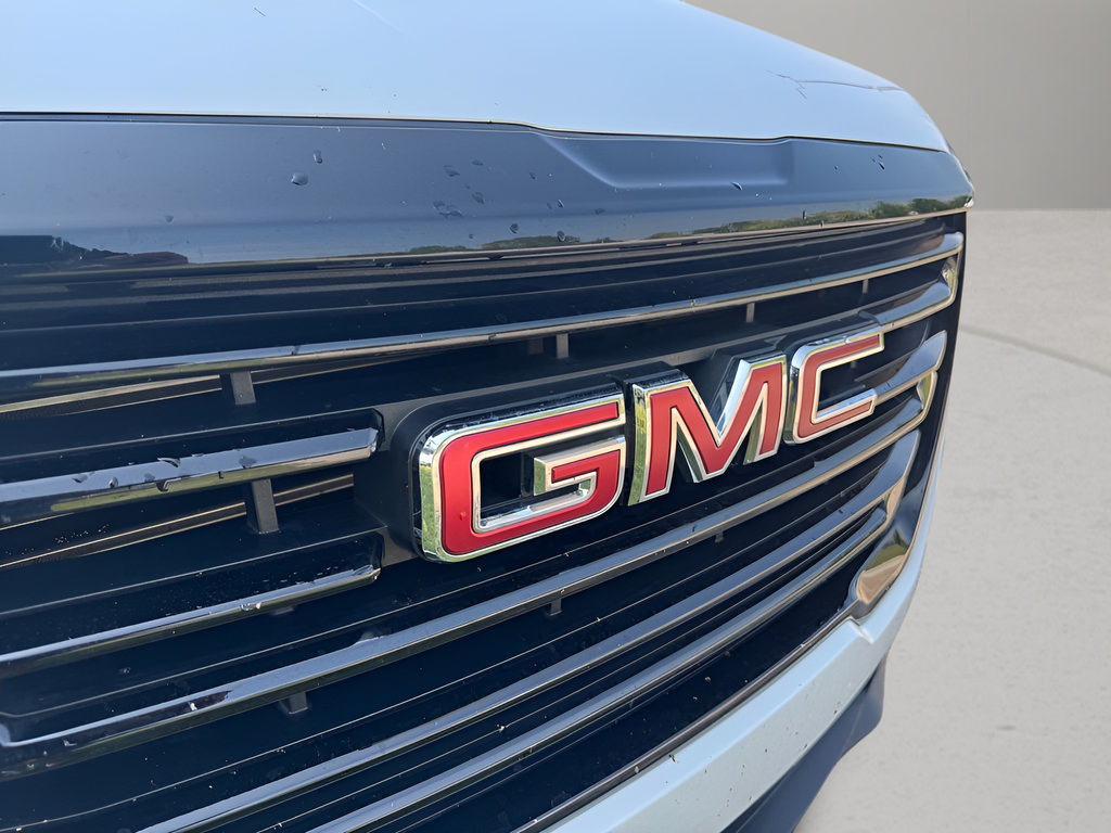 Used 2024 GMC Terrain SLE w/ Elevation Edition FWD image 31