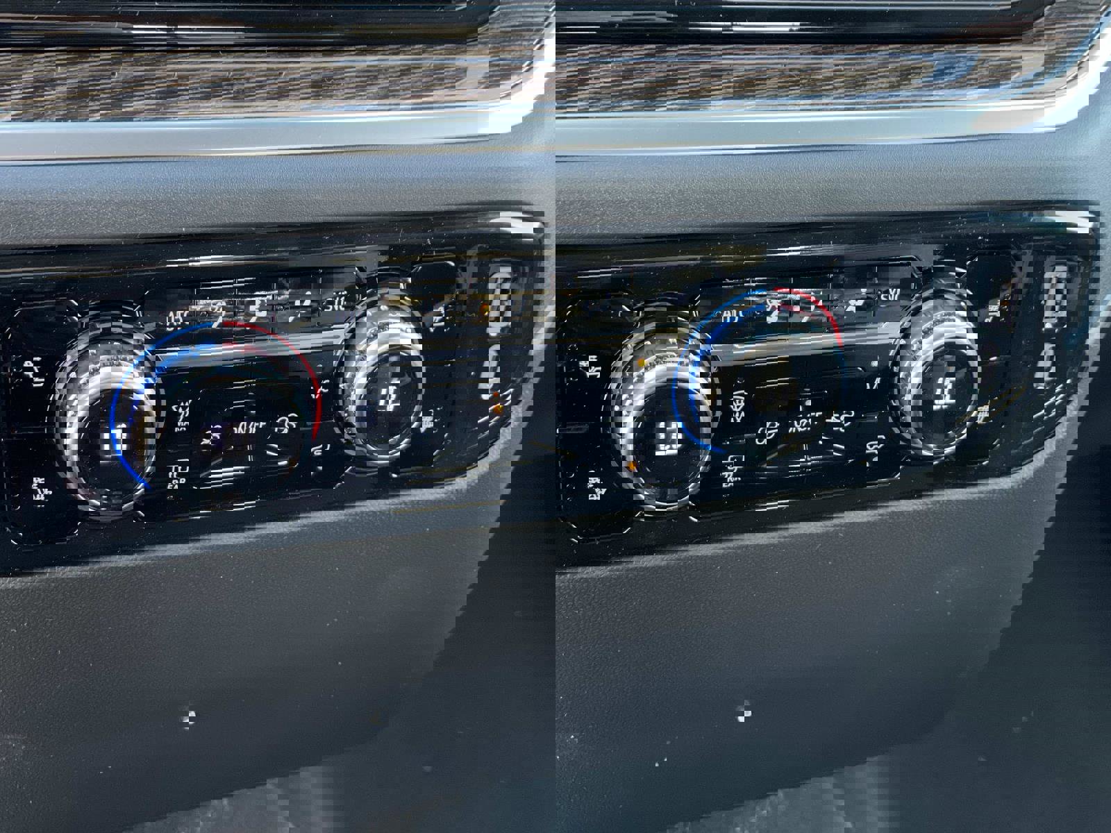 New 2026 GMC Sierra 1500 SLE w/ Preferred Package RWD image 13