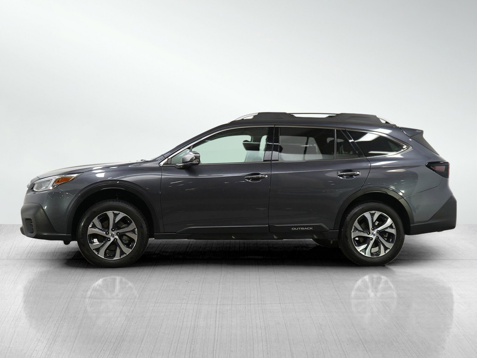 Used 2022 Subaru Outback Touring image 3