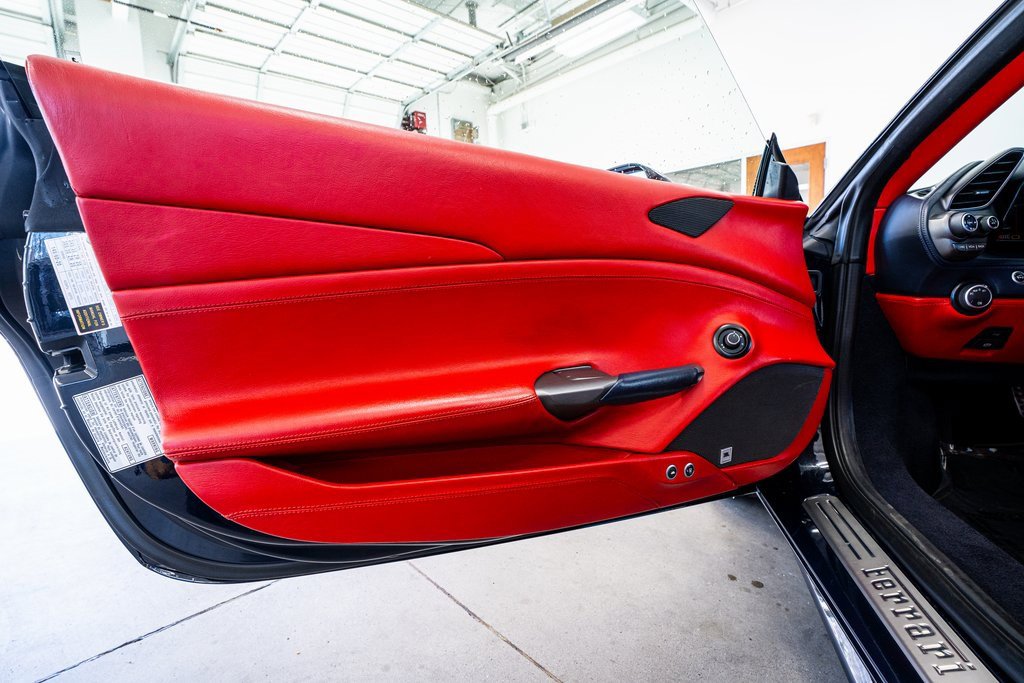 Used 2017 Ferrari 488 Spider image 32