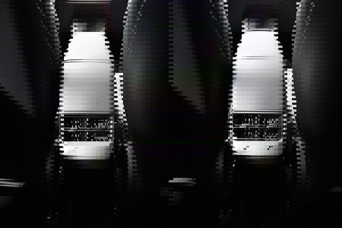 Used 2022 Tesla Model 3 Standard Range image 45