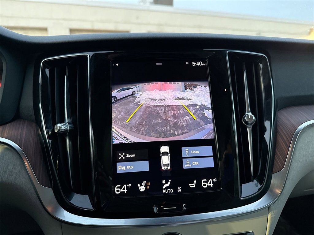 Used 2021 Volvo S60 T5 Momentum w/ Premium Package image 23