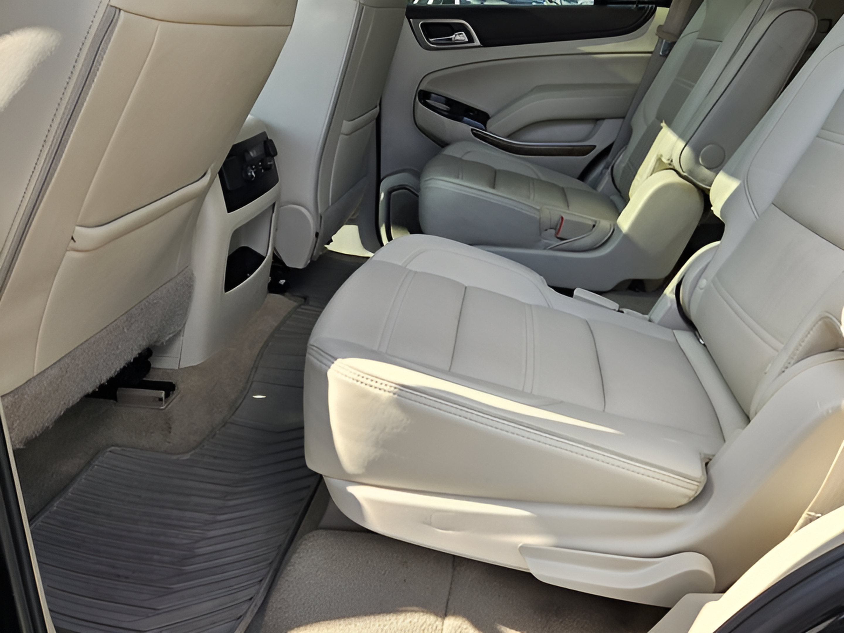 Used 2019 GMC Yukon Denali AWD/4WD image 10