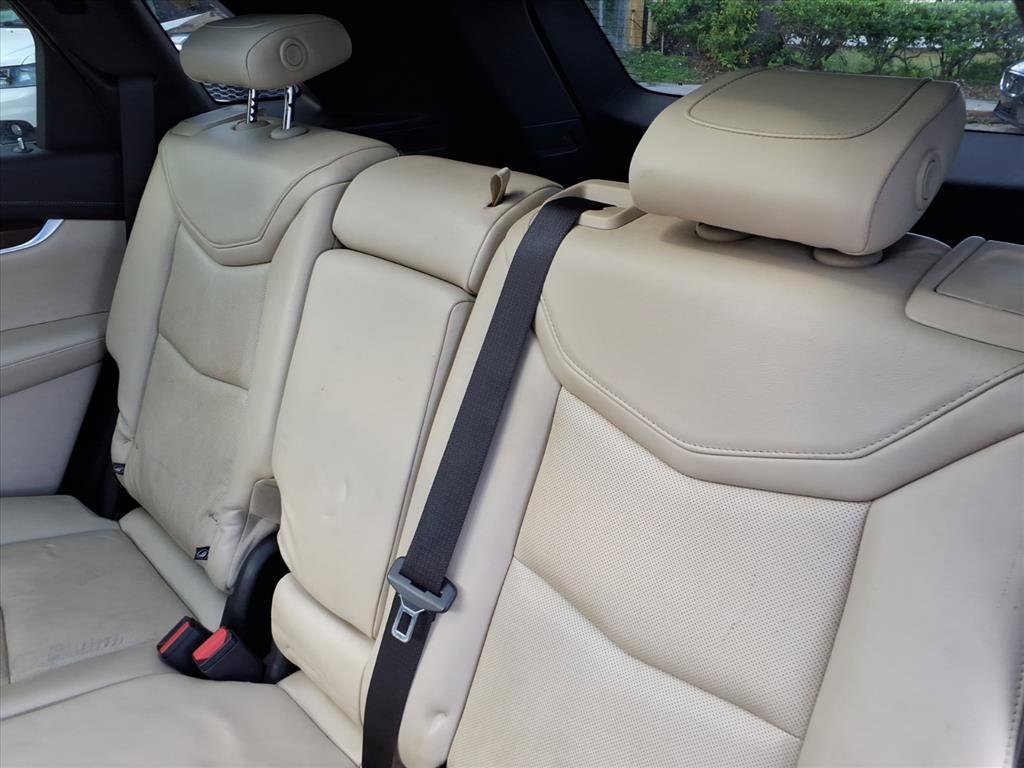 Used 2018 Cadillac XT5 Luxury w/ Driver Awareness Package image 17