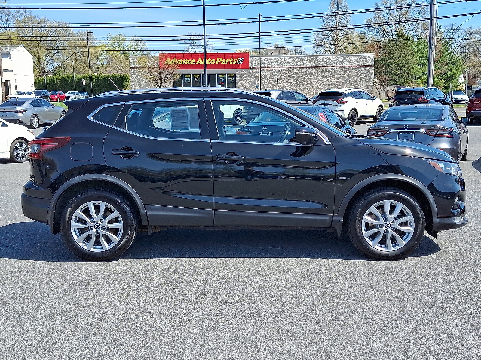 Certified 2022 Nissan Rogue Sport SV w/ Technology Package image 9