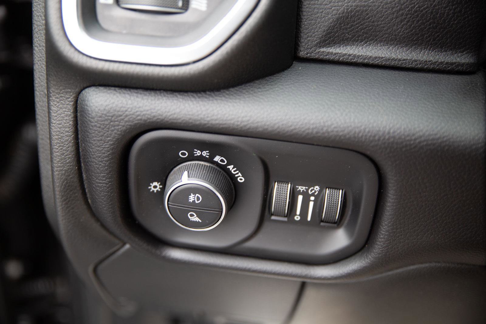 Used 2024 RAM 2500 Laramie AWD/4WD image 18