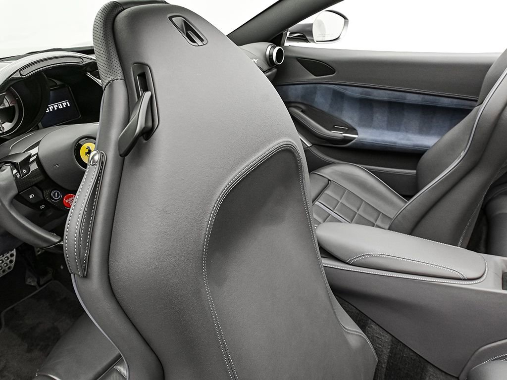 Used 2019 Ferrari Portofino RWD image 10