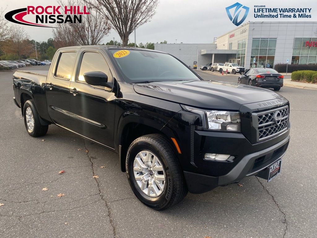 Used 2023 Nissan Frontier SV image 1