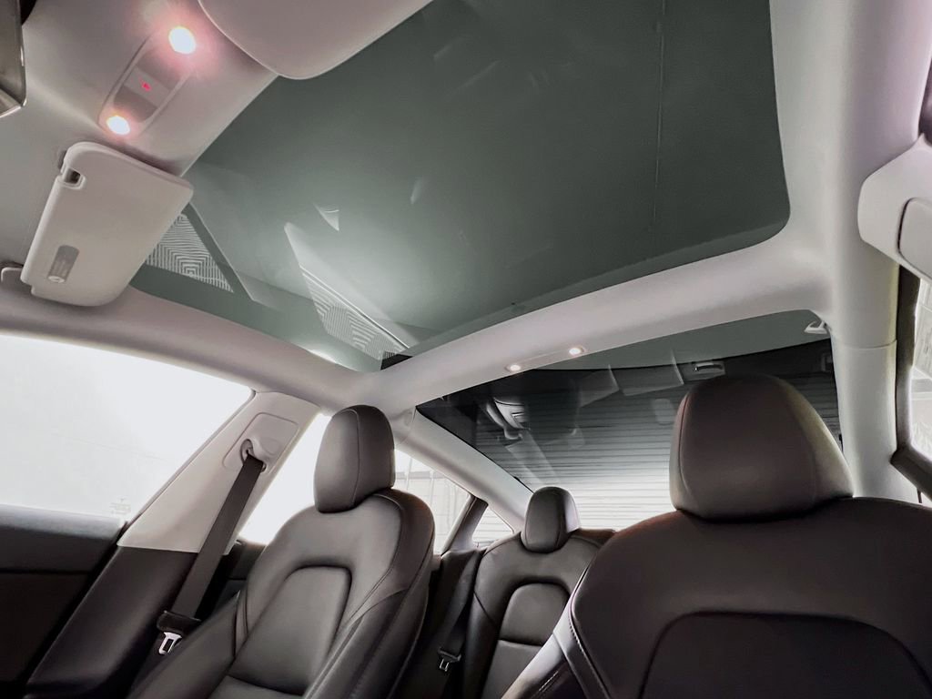 Used 2021 Tesla Model 3 Standard Range Plus image 12
