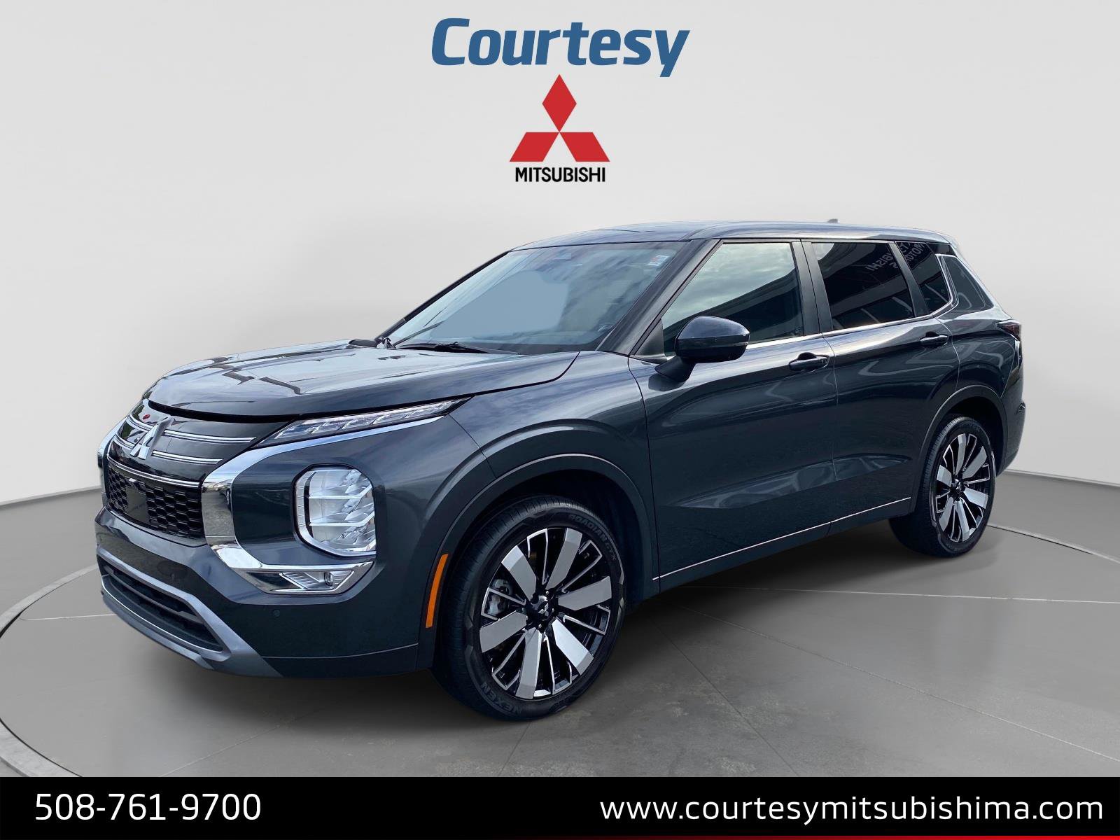 Used 2025 Mitsubishi Outlander SE