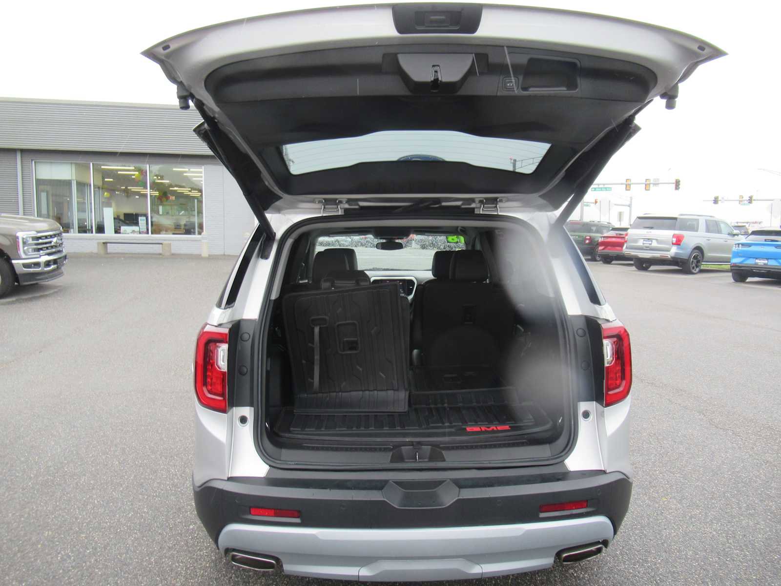 Used 2018 GMC Acadia SLE FWD image 20