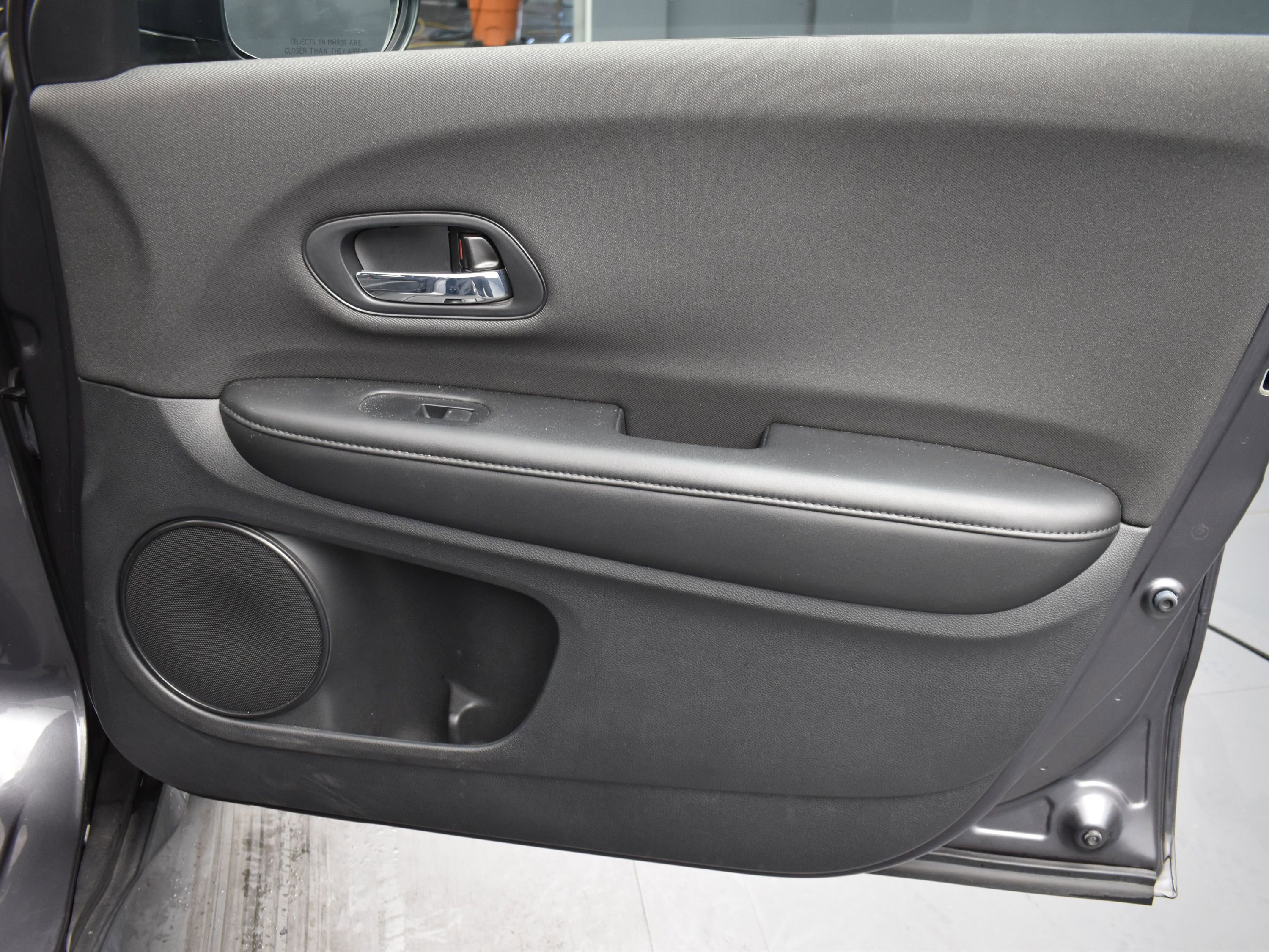 Used 2020 Honda HR-V LX image 15