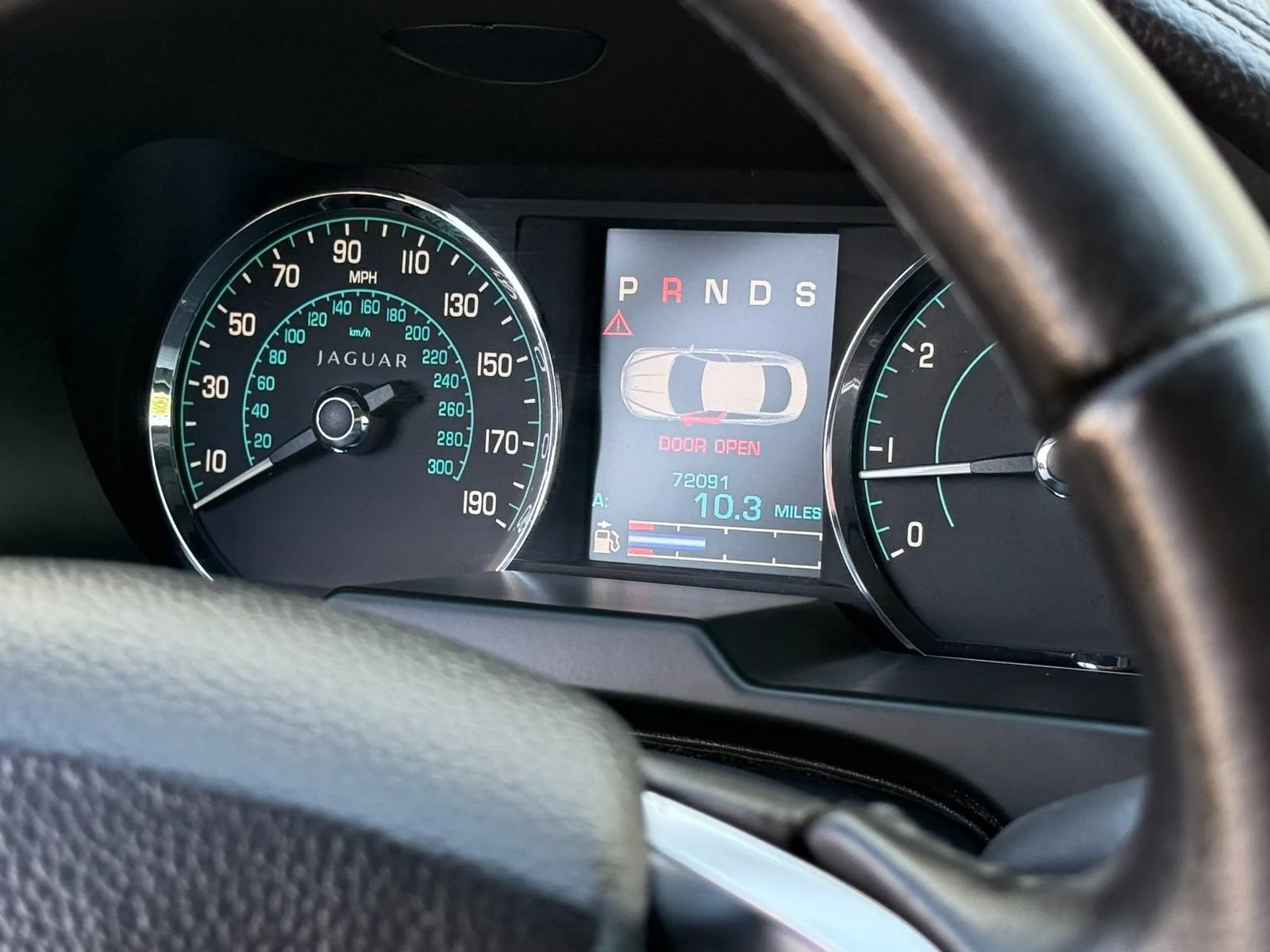 Used 2013 Jaguar XF 3.0 RWD image 14