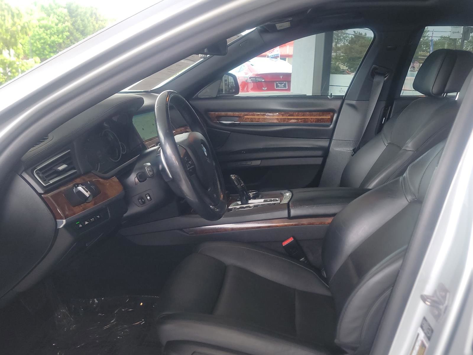 Used 2014 BMW 750Li xDrive AWD/4WD image 9