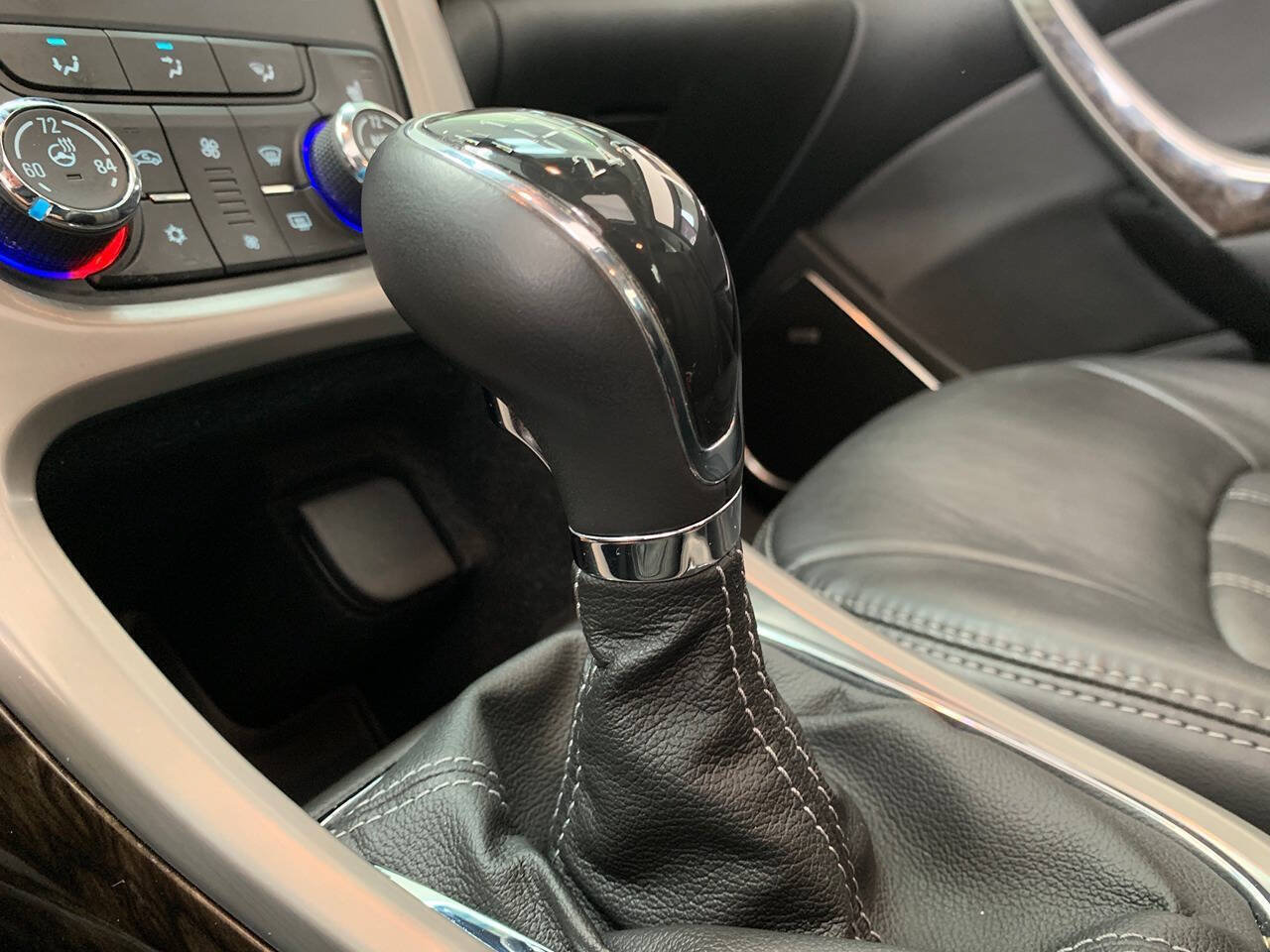 Used 2013 Buick Verano Premium FWD image 12