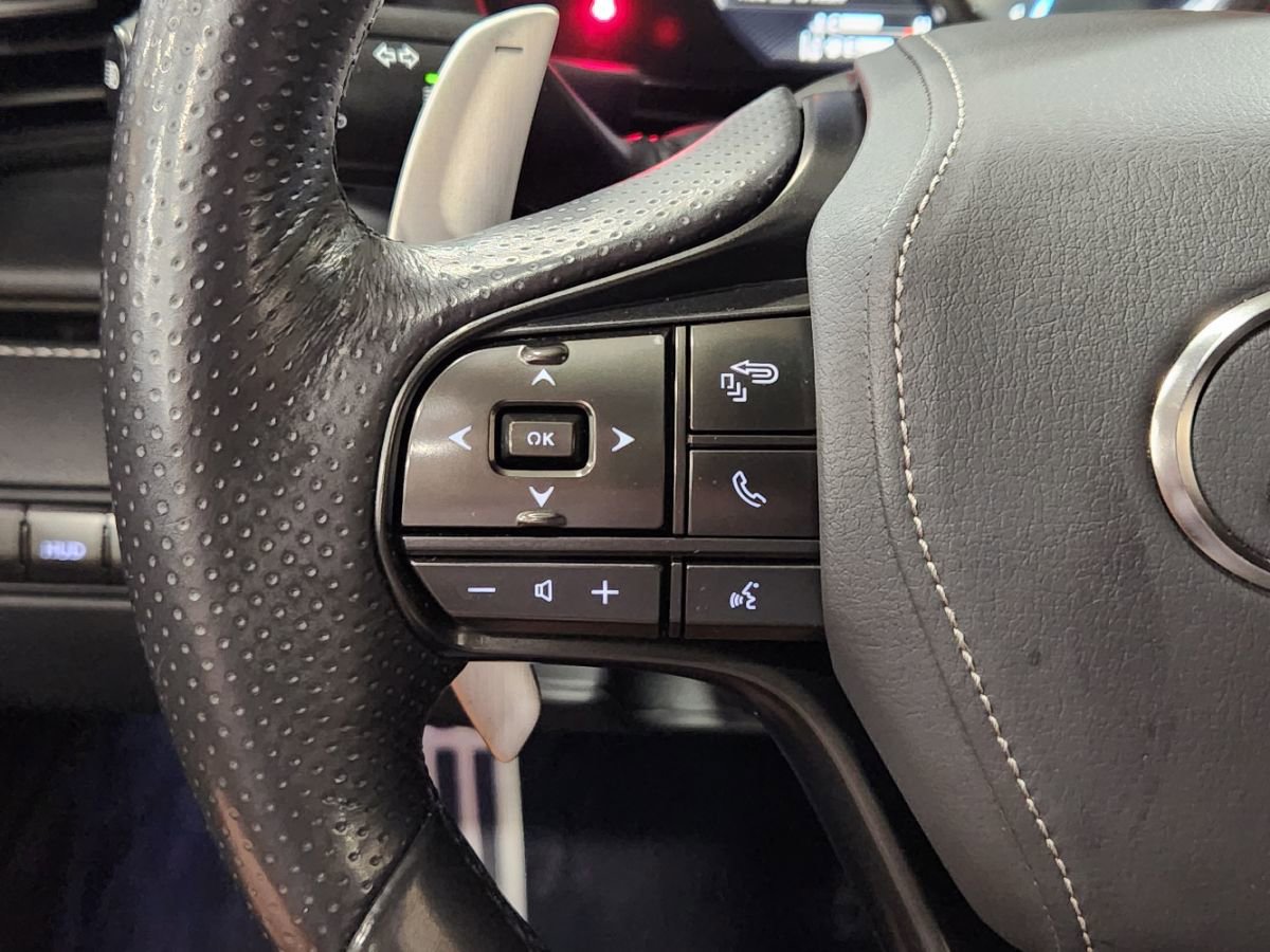 Used 2018 Lexus LC 500 Coupe w/ Sport Package image 46