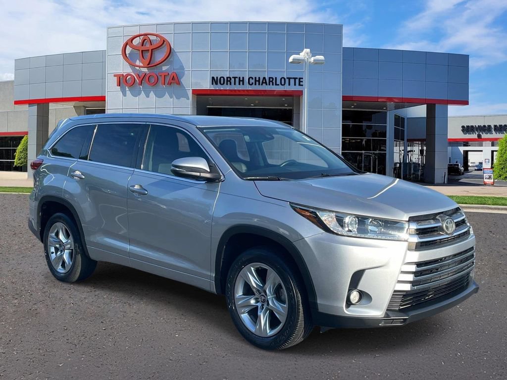 Used 2017 Toyota Highlander Limited FWD image 1