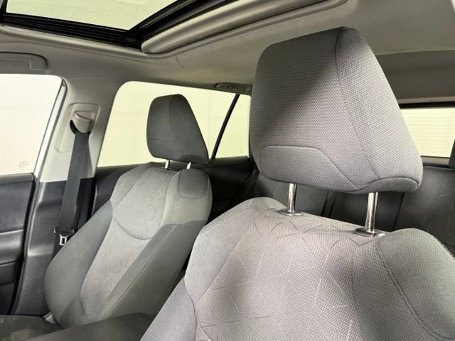 Used 2019 Toyota RAV4 XLE FWD image 15