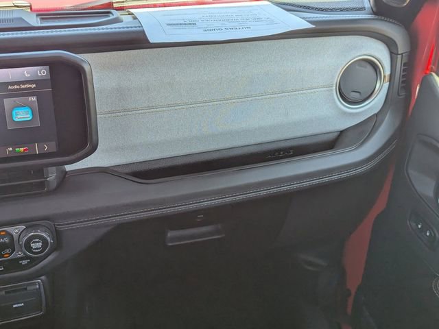 Used 2025 Jeep Wrangler Unlimited Sahara w/ Safety Group image 17