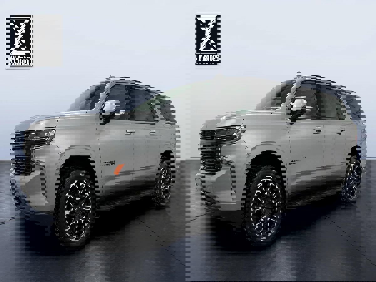 Used 2024 Chevrolet Suburban RST w/ Luxury Package image 2