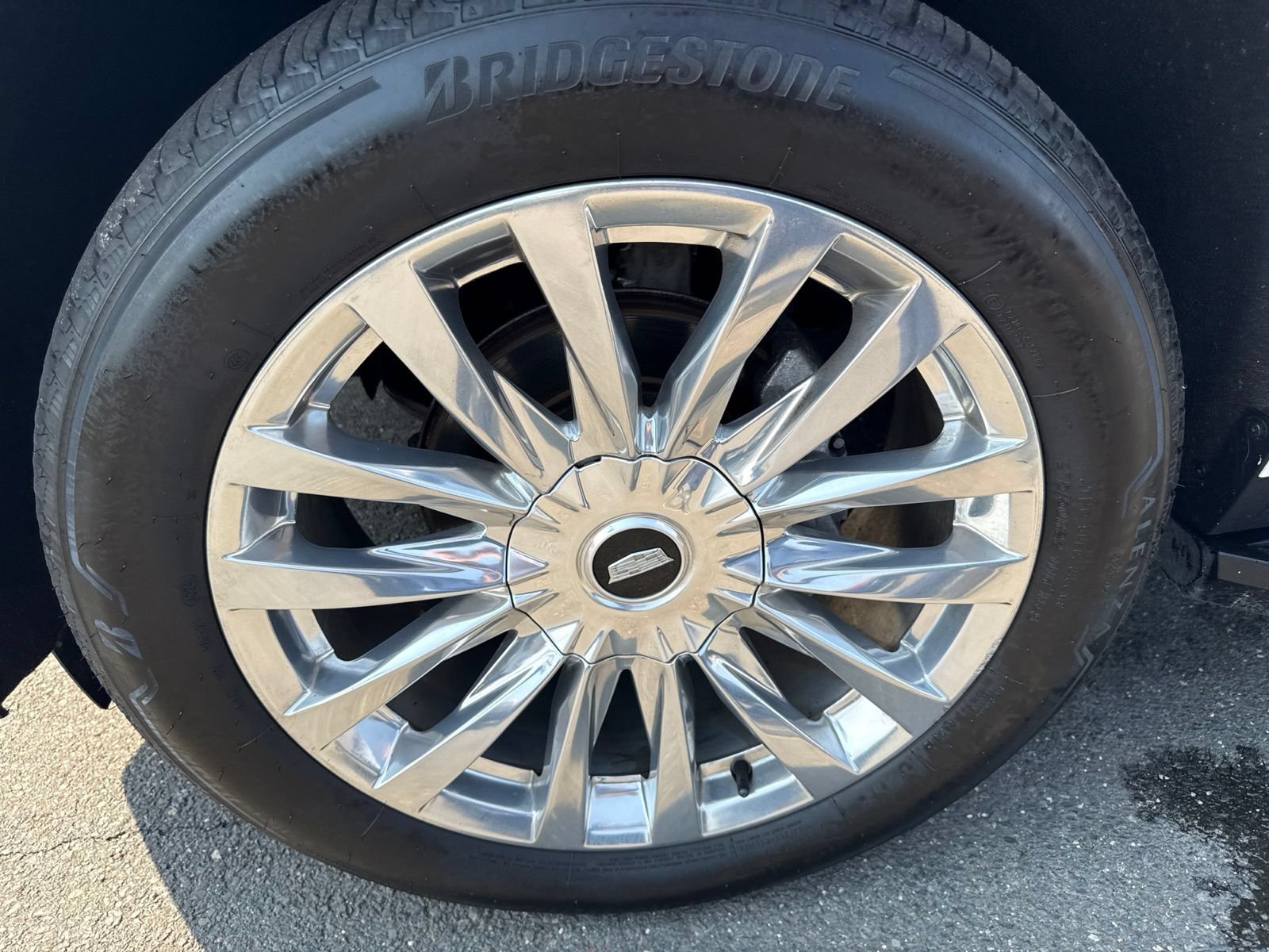 Used 2023 Cadillac Escalade Premium Luxury AWD/4WD image 11